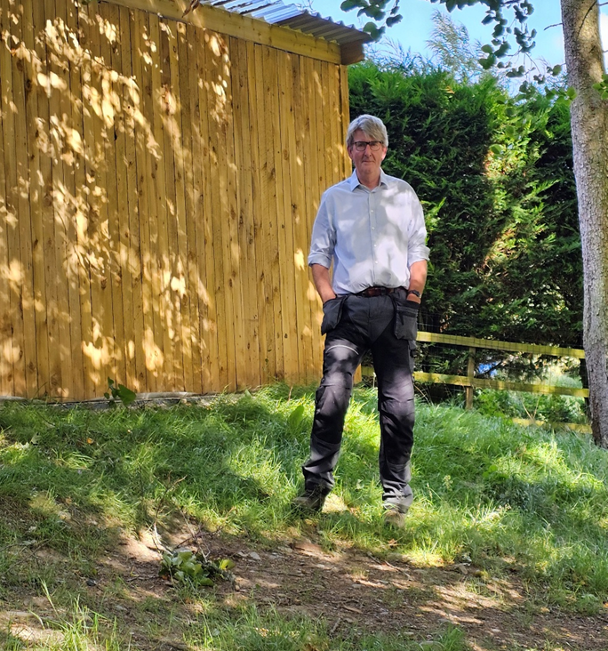 Portrait of Andrew Baldwin